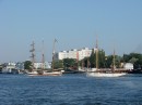 Świnoujście - jachty zmierzają do Szczecina na zlot Tall Ships Races.